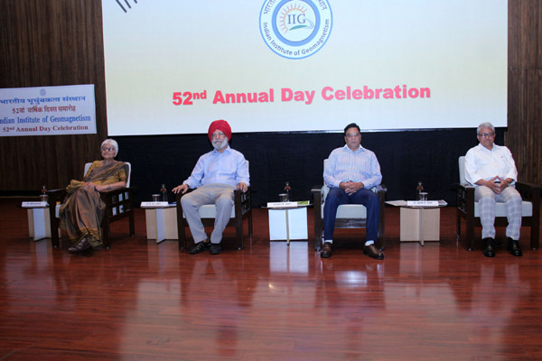 Foundation Day celebration at IIG. Lectures by eminent scientists