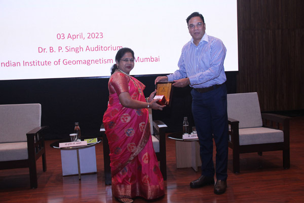 Foundation Day celebration at IIG. Lectures by eminent scientists